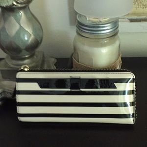 Kate Spade wallet! Great condition.
